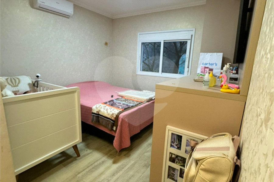 Casa à venda com 3 quartos, sendo 1 suíte, no condomínio Residencial Vegas, São Paulo - SP