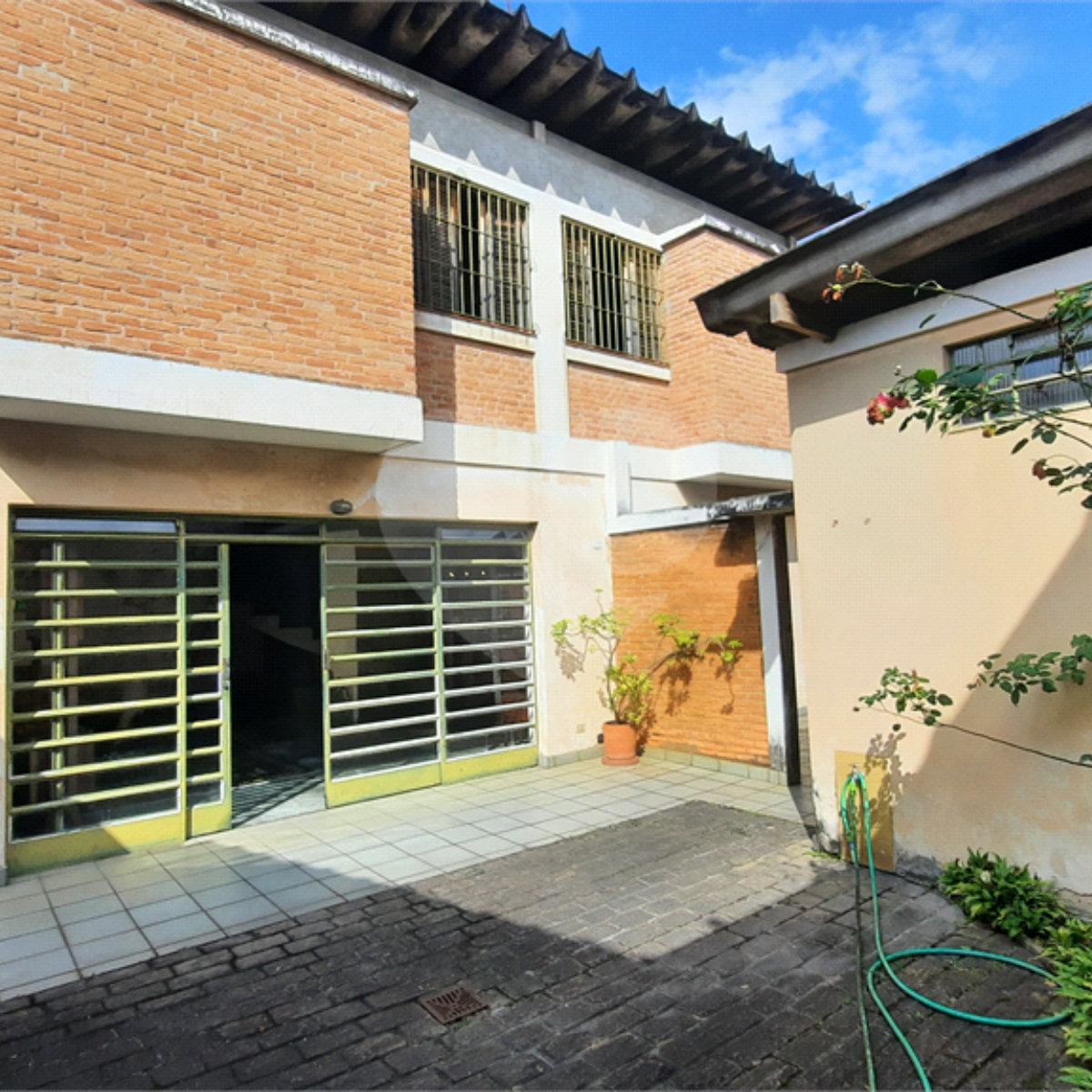 Sobrado à venda com 4 quartos, sendo 1 suíte,  em City Campo Grande, São Paulo, SP