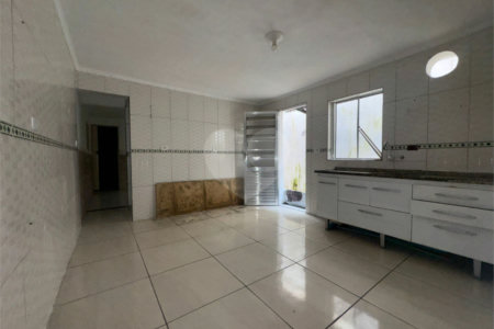 Sobrado à venda com 2 quartos em Vila Antonieta, São Paulo, SP