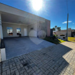 Casa à venda com 3 quartos, sendo 1 suíte, no condomínio Residencial Golden Ville, Itapetininga - SP