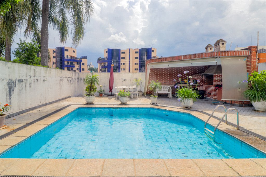 Casa à venda com 4 quartos, sendo 3 suítes, em Vila Sônia, São Paulo, SP