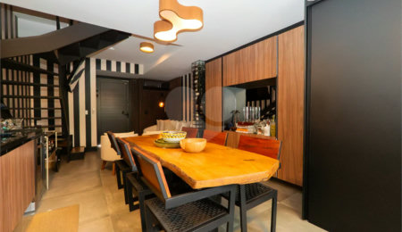 Casa em Condomínio | 98,40 m² | 2 Suítes | Rooftop com Jacuzzi | 2 Vagas | Porteira Fechada