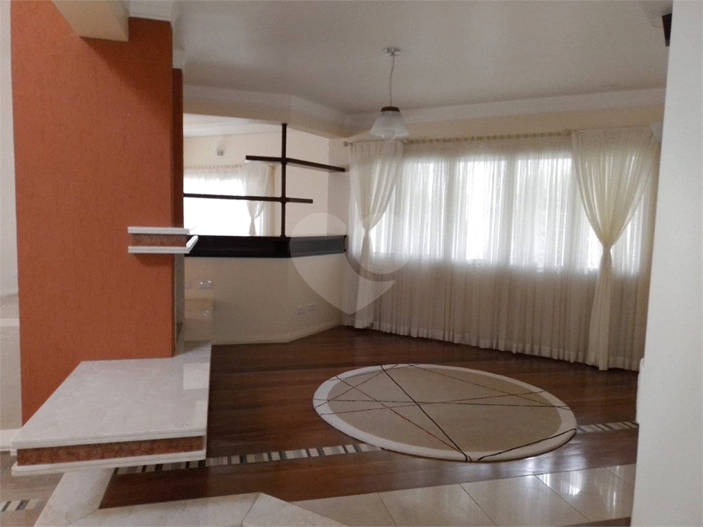 Casa à venda com 4 quartos, sendo 2 suítes,  em Vila Santista, Atibaia, SP