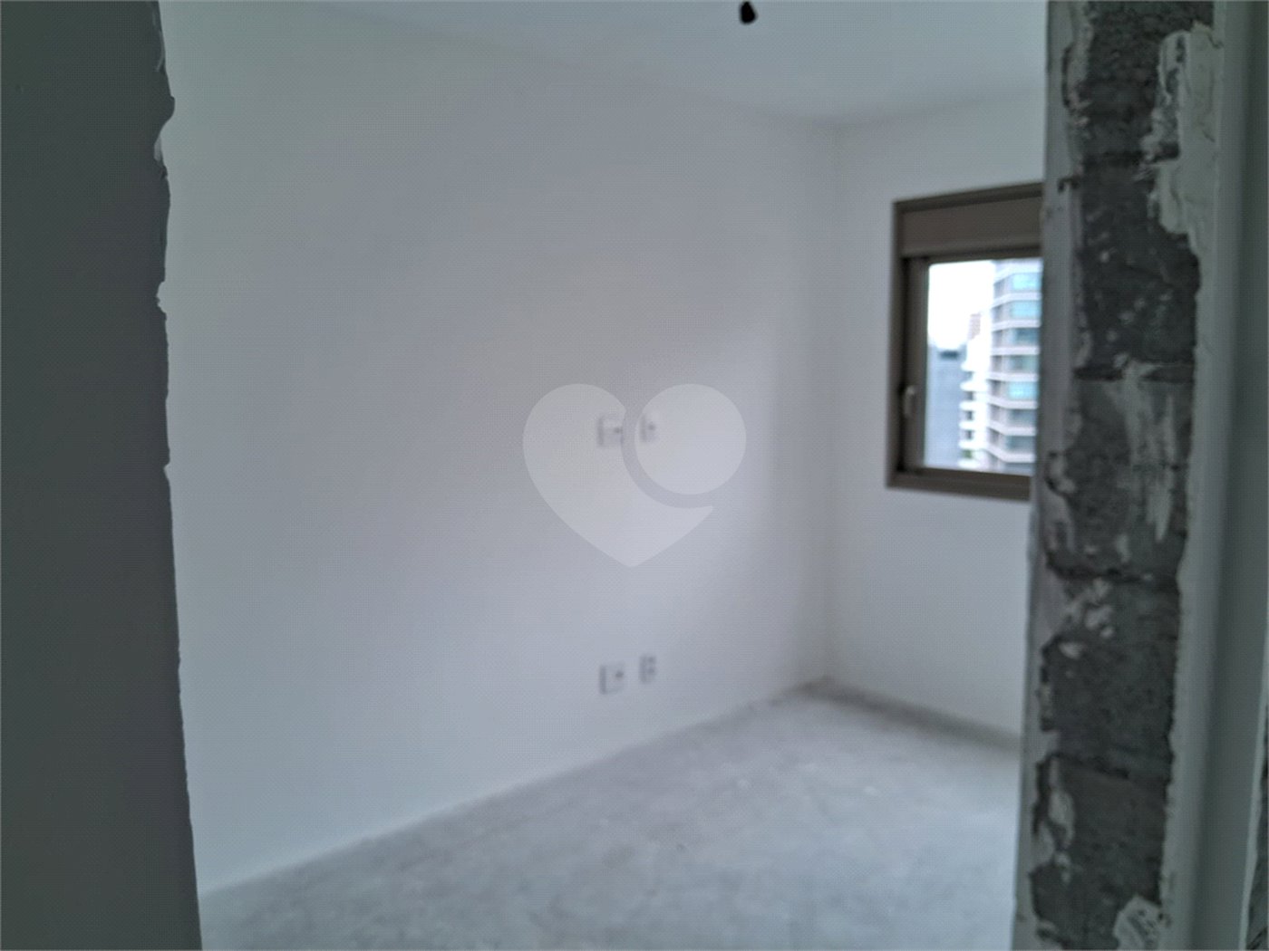 Apartamento à venda com 3 suítes em Moema, São Paulo, SP