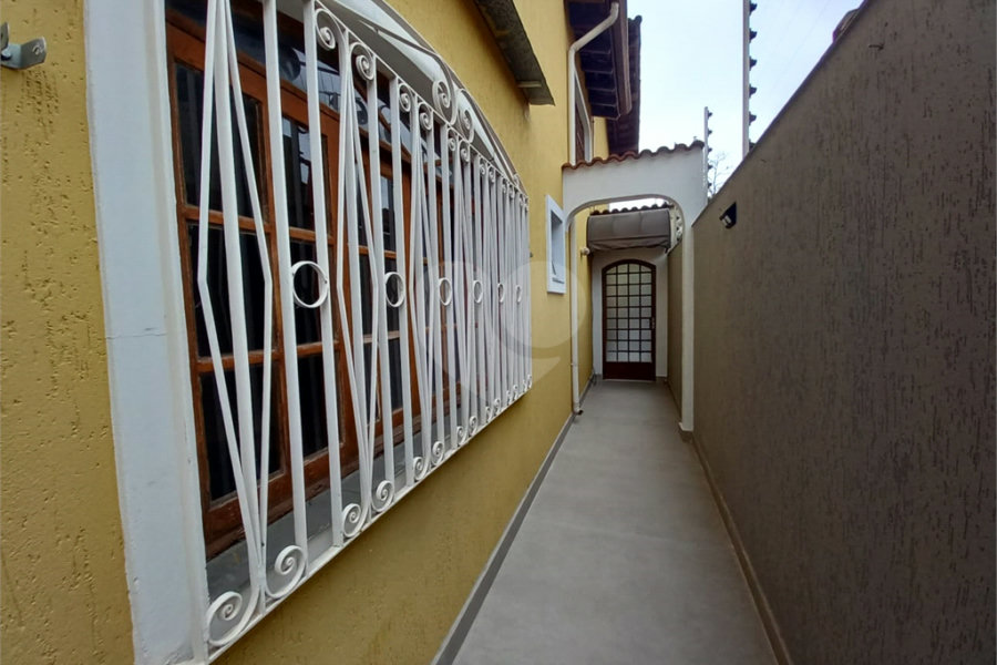 Sobrado à venda com 4 quartos, sendo 1 suíte, em Tremembé, São Paulo, SP