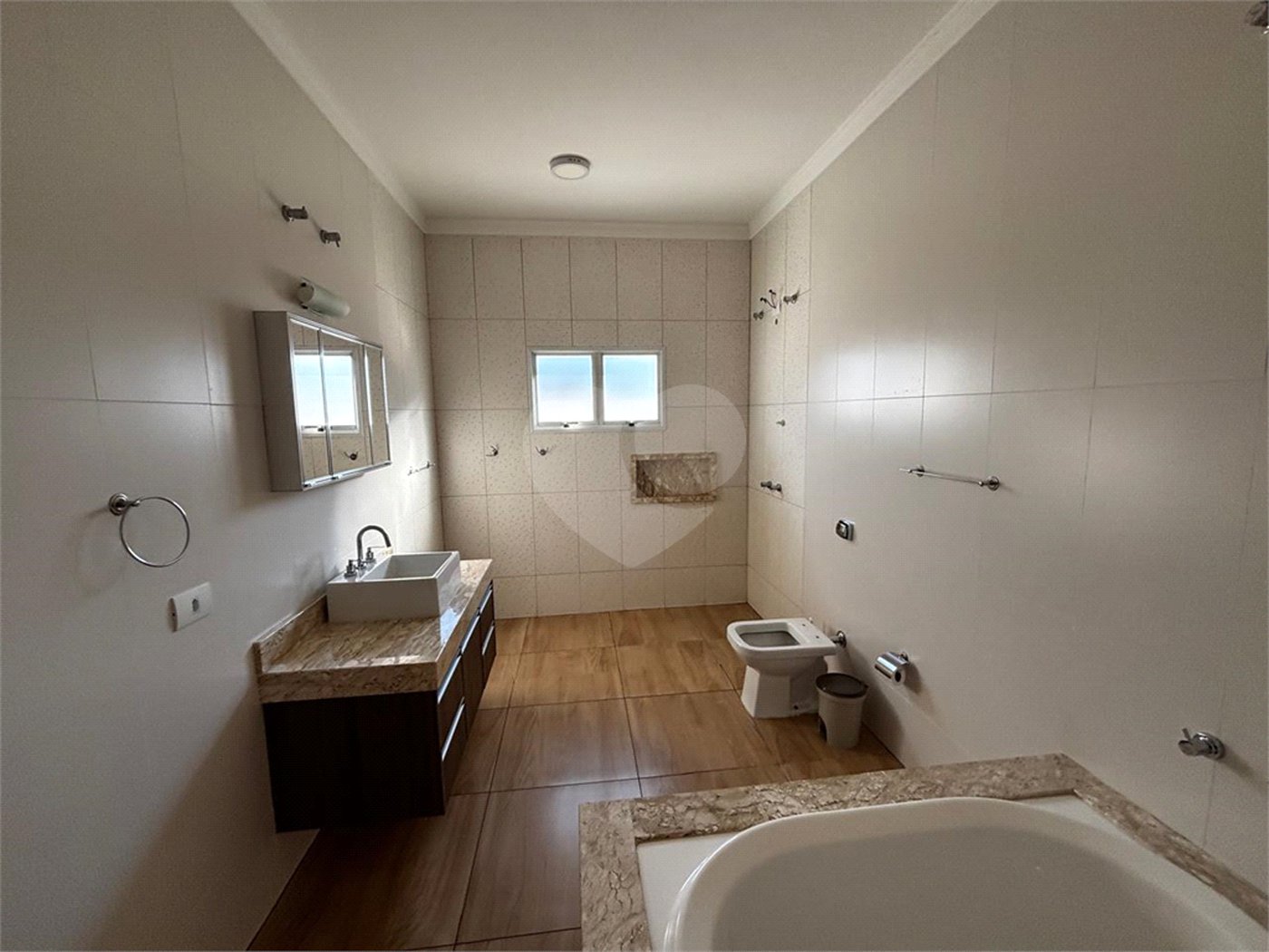 Casa à venda com 2 quartos, sendo 1 suíte, no condomínio Residencial Lagos D Icarai, Salto - SP