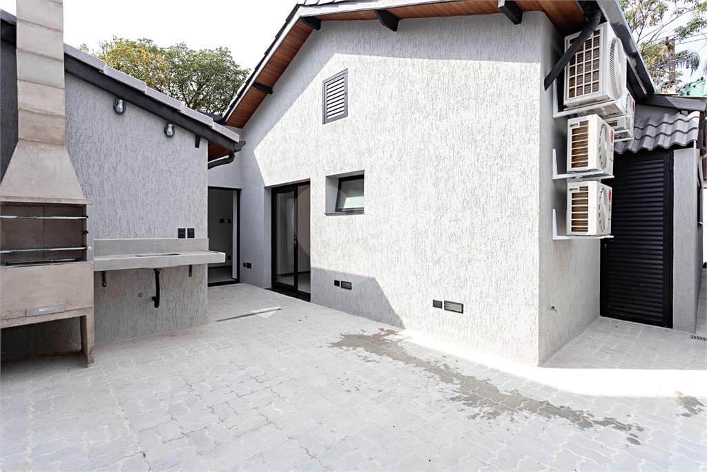 Casa Térrea à venda com 3 quartos, sendo 2 suítes, em Alto da Boa Vista, São Paulo, SP