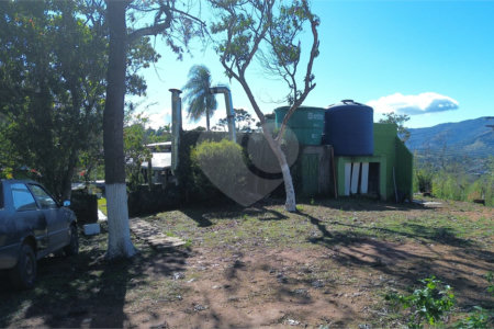Chácara à venda com 3 quartos, sendo 2 suítes, em Jardim Estância Brasil, Atibaia, SP