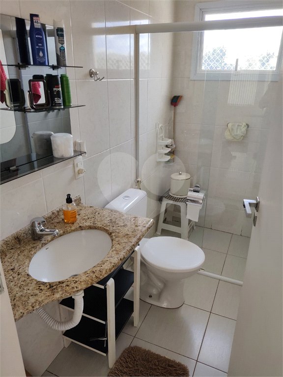Casa à venda com 3 quartos, sendo 1 suíte, no condomínio Picollo Villaggio, Louveira - SP