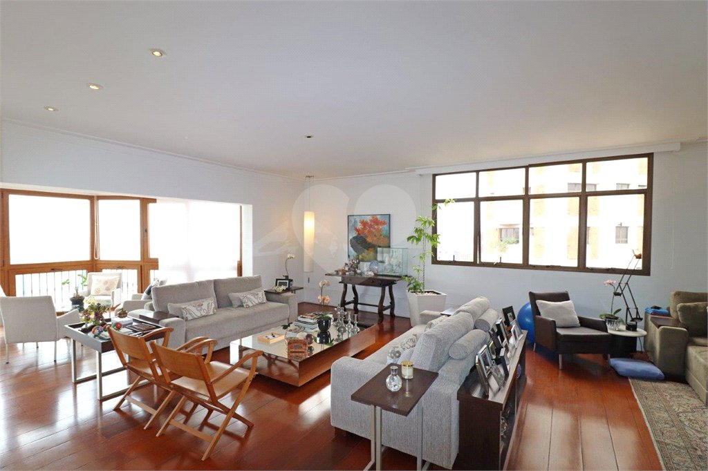 Apartamento à venda com 3 suítes em Vila Suzana, São Paulo, SP