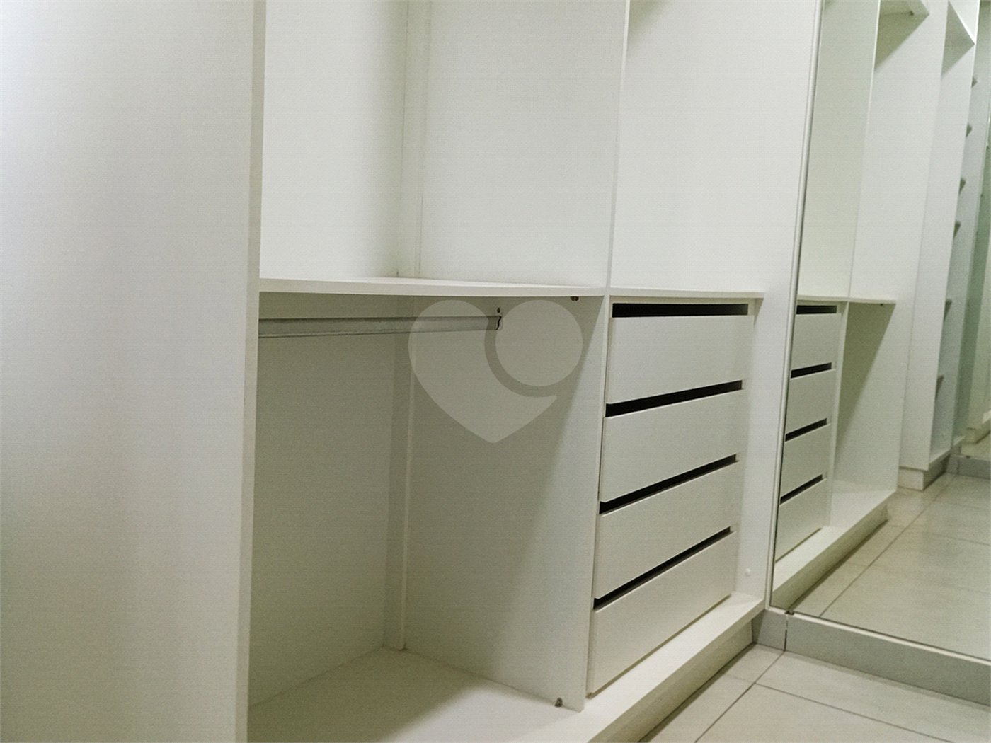 Sobrado à venda com 4 quartos, sendo 1 suíte, em Reserva San Gabriel, Ribeirão Preto, SP