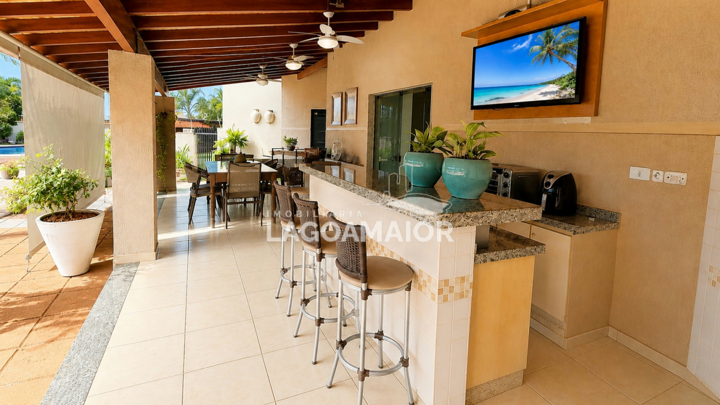 Casa à venda com 6 quartos, sendo 3 suítes,  em Santos Dumont, Três Lagoas, MS