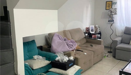 Casa à venda com 3 quartos, sendo 1 suíte,  no condomínio Serranos, São Paulo - SP