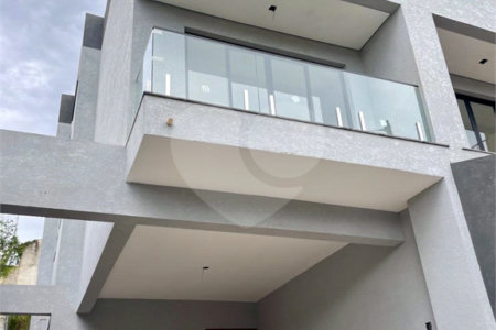 Sobrado à venda com 3 suítes em Jardim dos Pinheiros, Atibaia, SP