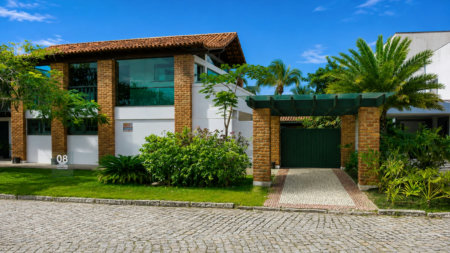 Mansão em Búzios: o que define o mercado de alto padrão na cidade