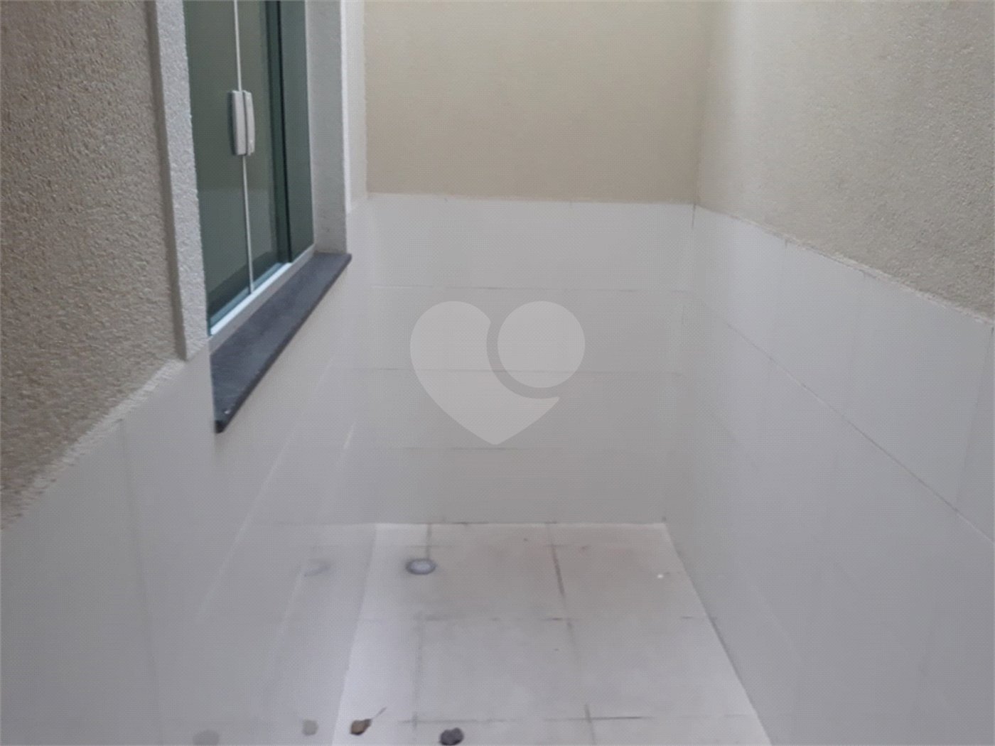 Casa à venda com 2 suítes no condomínio Casa de Pedra, São Paulo - SP