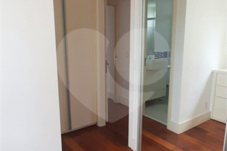 Apartamento à venda com 4 quartos, sendo 3 suítes, em Cambuci, São Paulo, SP