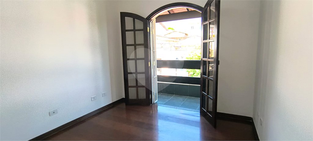 Sobrado à venda com 3 quartos, sendo 2 suítes, em Jardim Ivana, São Paulo, SP