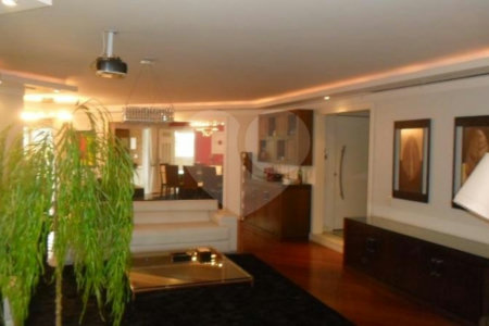 Apartamento à venda com 4 suítes em Campo Belo, São Paulo, SP
