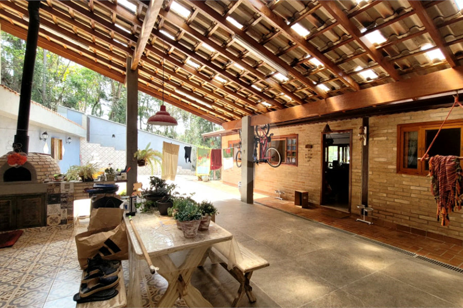 Casa à venda com 3 quartos, sendo 1 suíte, no condomínio Associação Reserva das Hortênsias, Mairiporã - SP