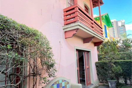 Sobrado à venda ou para alugar com 6 quartos, sendo 1 suíte, em Vila Mariana, São Paulo, SP