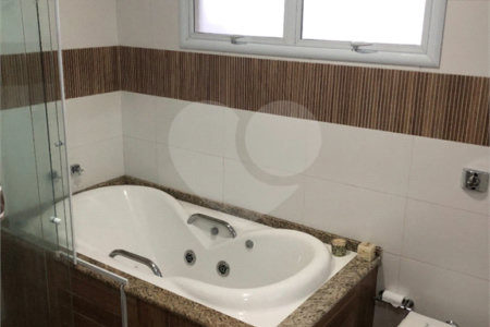 Casa à venda com 3 quartos, sendo 1 suíte, no condomínio Alpes de Vinhedo, Vinhedo - SP