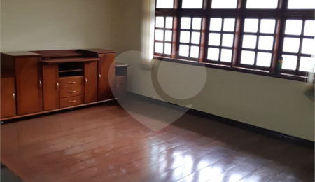 Sobrado à venda com 3 quartos, sendo 1 suíte,  em Vila Tibagi, Guarulhos, SP