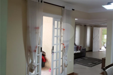 Casa à venda com 6 quartos, sendo 3 suítes, em Alto Ipiranga, Mogi das Cruzes, SP