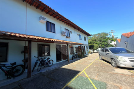 Casa em condomínio à venda com 2 suítes em Palmeiras, Cabo Frio, RJ