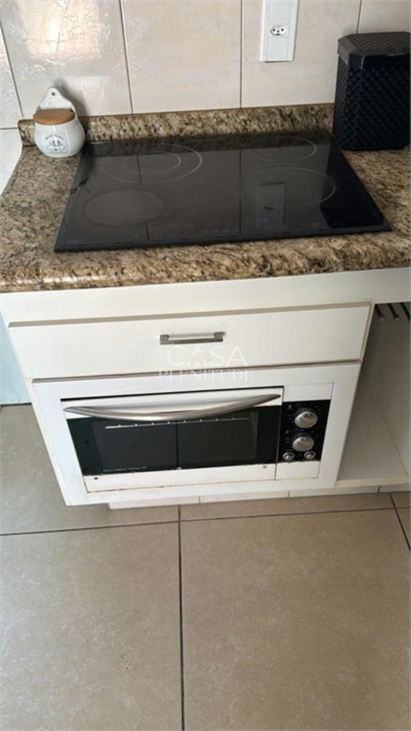 Sobrado à venda com 3 quartos, sendo 2 suítes, em Jardim Simus, Sorocaba, SP