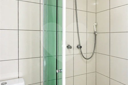 Cobertura duplex no Centro de São Bernardo do Campo, com 3 suítes, hidromassagem, mini spa, área gourmet e 2 vagas de garagem. Aceita permuta por apartamento de menor valor.