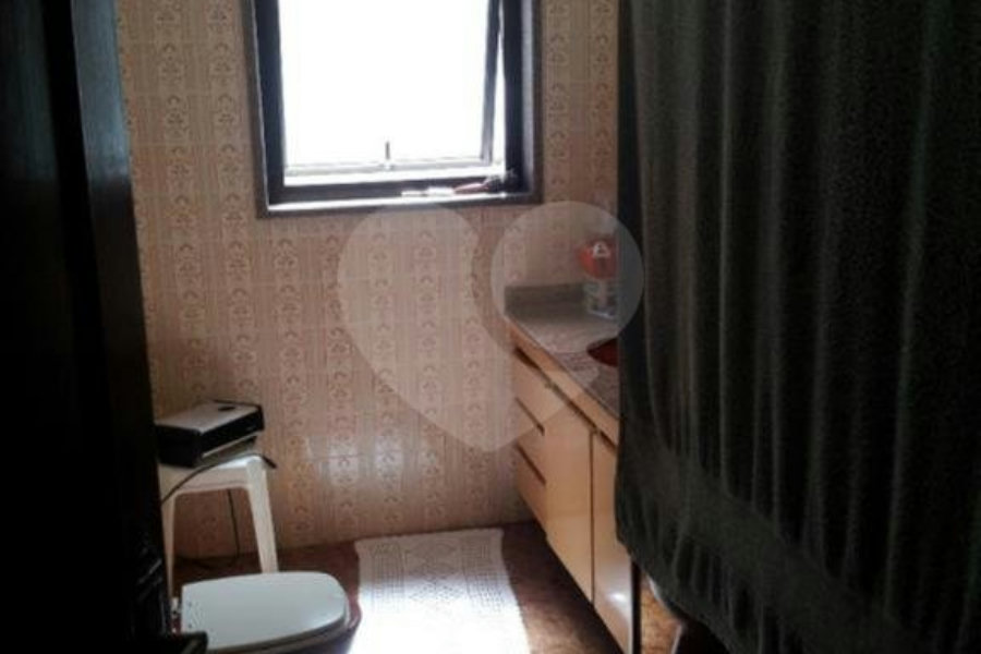 Casa Térrea à venda com 4 quartos, sendo 2 suítes,  em Jardim Floresta, São Paulo, SP