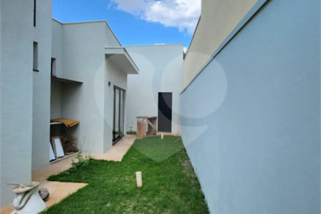 Casa à venda com 3 quartos, sendo 1 suíte, em Parque Atlanta, Araraquara, SP