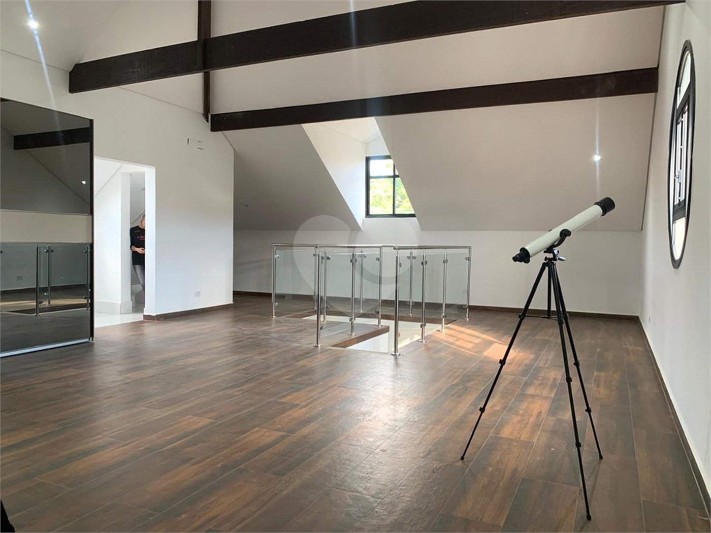Casa à venda com 4 suítes no condomínio Vila Inglesa, Atibaia - SP