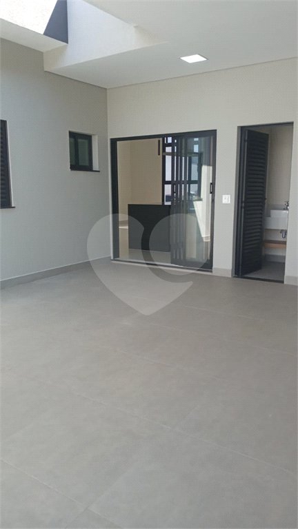 Casa à venda com 3 suítes no condomínio Jardim Residencial Dona Lucilla, Indaiatuba - SP