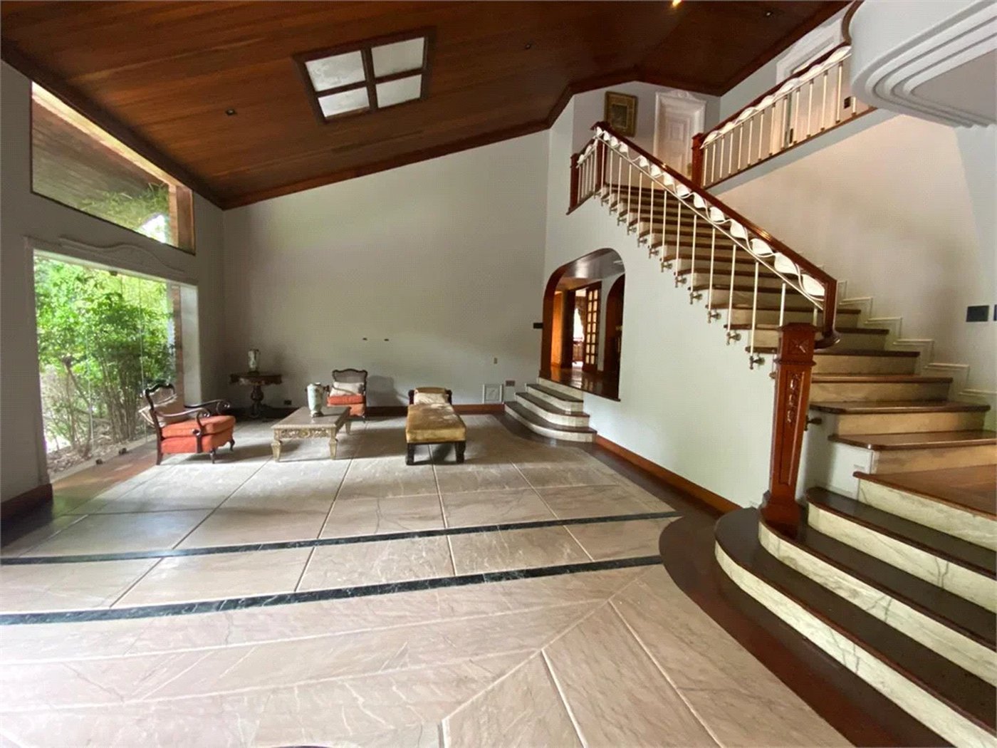 Casa à venda ou para alugar com 5 quartos, sendo 3 suítes, em Fazenda Morumbi, São Paulo, SP