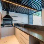 Sobrado à venda com 4 quartos, sendo 2 suítes, em Moema, São Paulo, SP