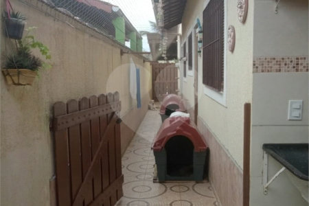 Casa à venda com 2 quartos em Jardim Savoy, Itanhaém, SP