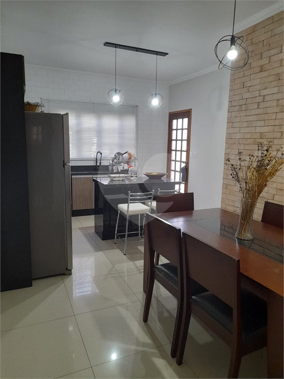 Casa à venda com 3 quartos, sendo 1 suíte,  em Vila Suissa, Mogi das Cruzes, SP