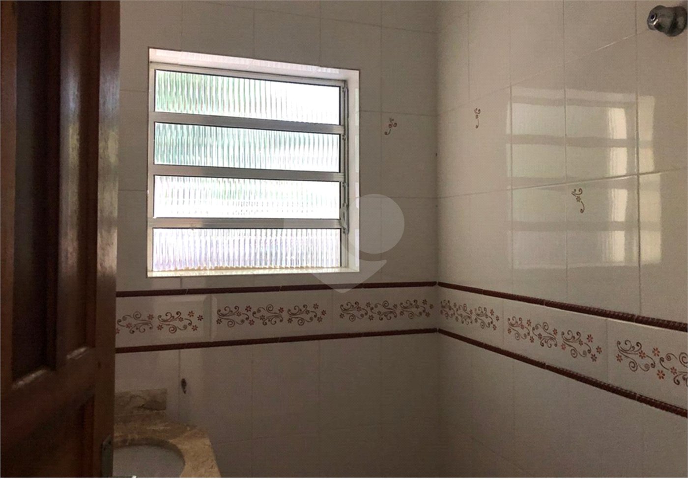 Casa à venda com 5 quartos, sendo 3 suítes, em Serra da Cantareira, Mairiporã, SP