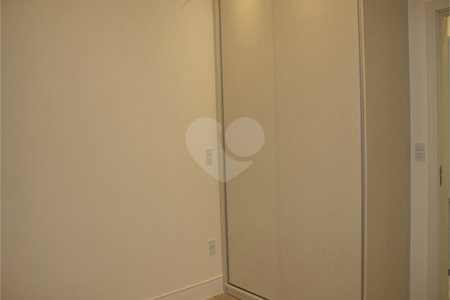 Casa à venda com 3 suítes no condomínio Residencial Central Parque, Salto - SP