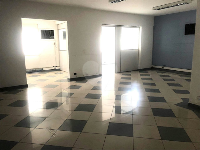 Sobrado à venda com 4 quartos, sendo 1 suíte,  em Brooklin Velho, São Paulo, SP