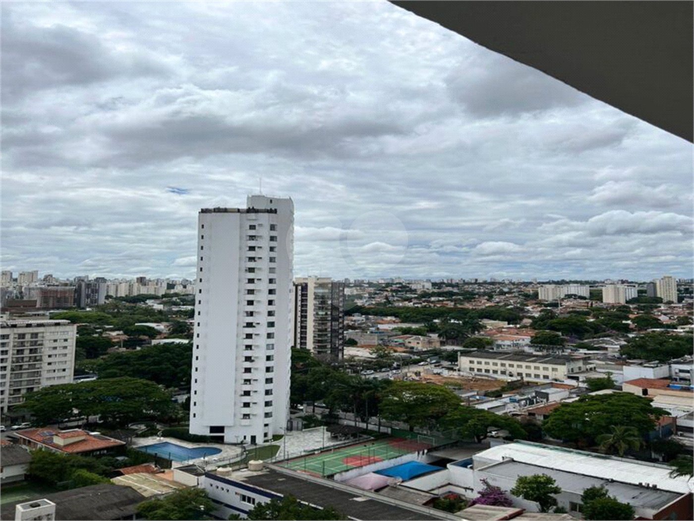 Apartamento à venda com 3 suítes em Campo Belo, São Paulo, SP