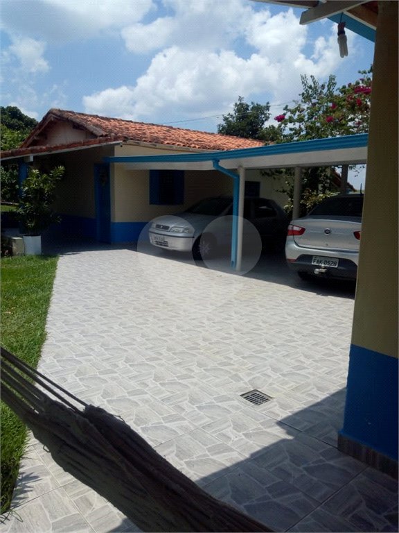 Chácara à venda com 5 quartos, sendo 2 suítes,  no Centro, Sarapuí, SP