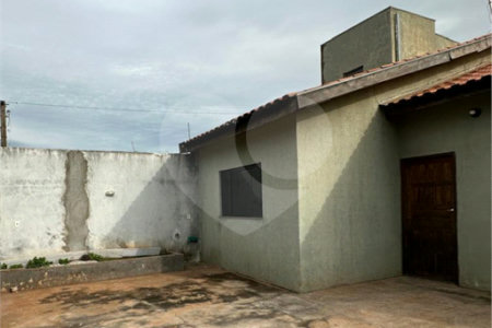 Casa à venda com 4 quartos, sendo 1 suíte, em Residencial Ponta Porã II, Ponta Porã, MS