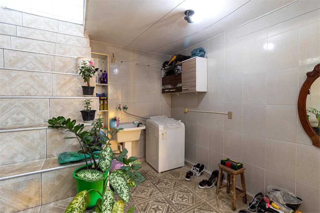 Casa à venda com 3 quartos, sendo 1 suíte, em Jardim Paris, São Paulo, SP