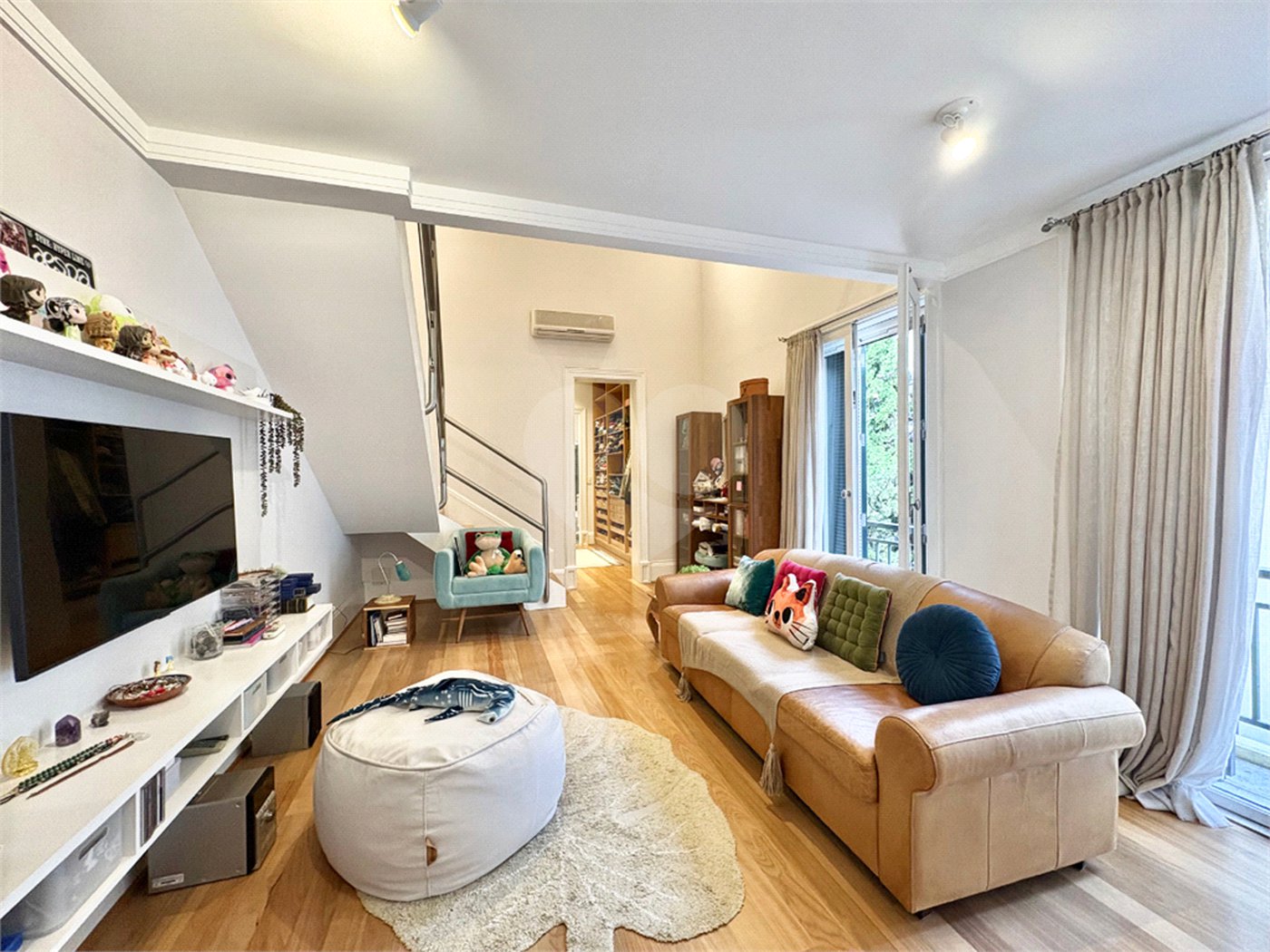 Casa à venda com 5 quartos, sendo 4 suítes, no condomínio Pignatari, São Paulo - SP