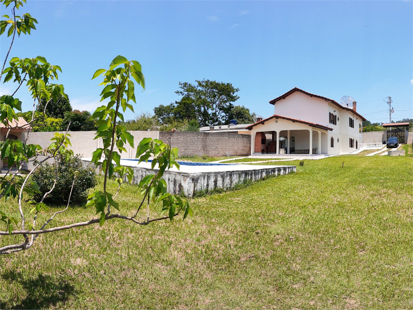 Chácara à venda com 5 quartos, sendo 1 suíte,  em Alpes do Sarapu, Salto de Pirapora, SP