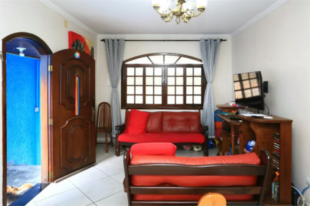 Sobrado à venda com 4 quartos, sendo 1 suíte,  em Vila Sônia, São Paulo, SP