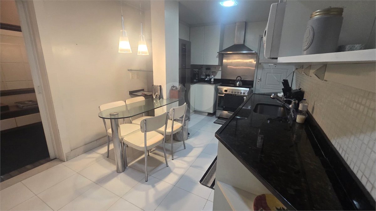 Apartamento à venda com 3 quartos, sendo 1 suíte, em Copacabana, Rio de Janeiro, RJ
